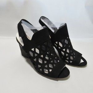 Vince Camuto Deverly Stacked Heels 11 M NIB Black